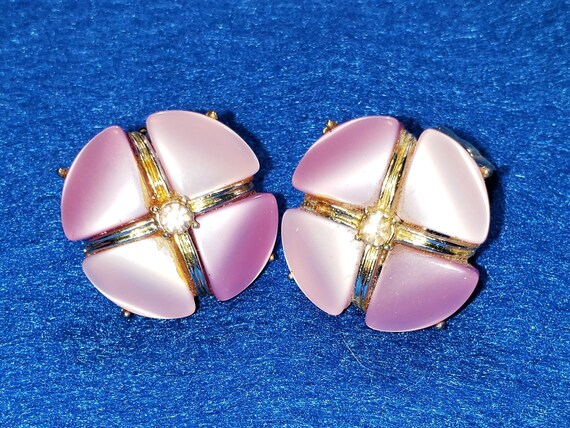 Coro Signed Lilac And Goldtone Clip On Earrings - image 2