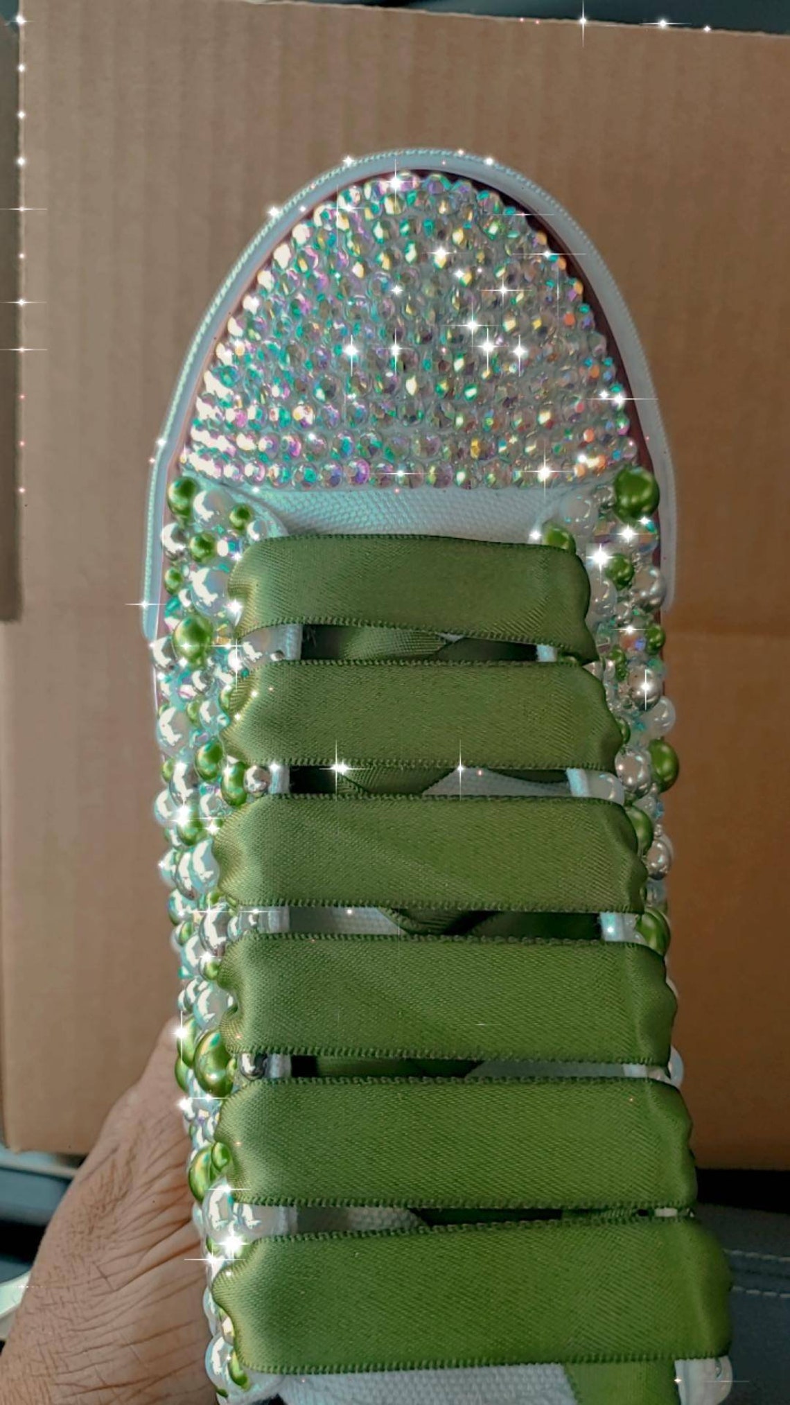 low top tennis shoes