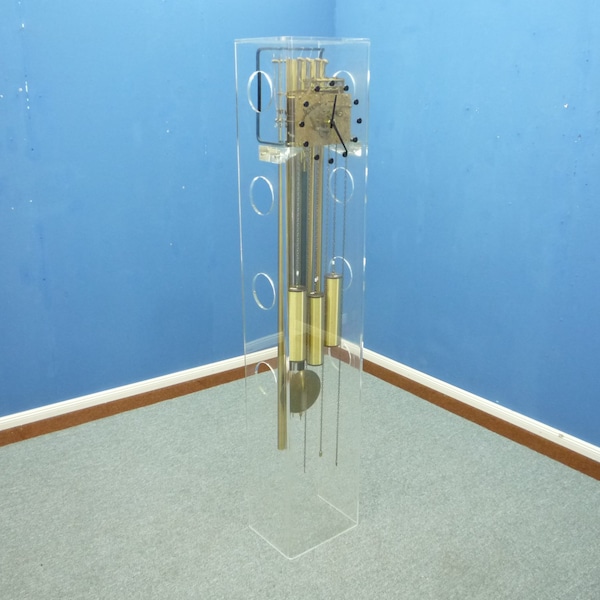 Rare horloge grand-père en plexiglas de l’ère spatiale par Kieninger modèle 0009 Regulus 1975 Intérieur Maison