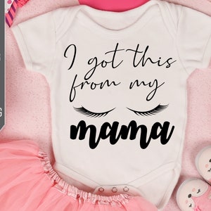 Recebi isso da minha mãe Svg. Menina Svg. Chá de bebê SVG. Menina recém-nascida Svg. Macacão de menina, babador, camisa, body. Cricut, silhueta.