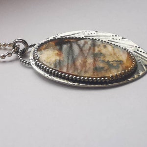 Collier en argent avec grand pendentif avec agate de paysage image 2