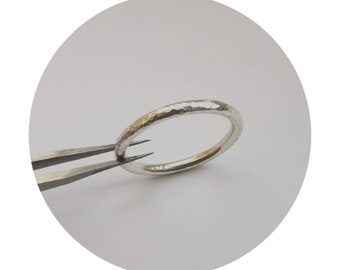 Anello argento | delicato anello forgiato | Anello del fabbro | Anello impilabile
