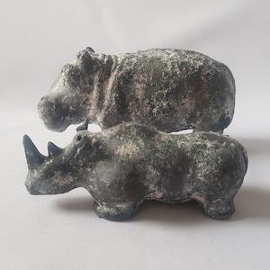2 vintage ceramic animal figures in stone look, a rhinoceros and a hippo, grey ceramic in fat lava style, home decoration, gift
