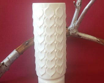 Vintage Porzellan weiße Vase AK Kaiser Vase,Porzellan Tischvase mit Herzen Dekor, Vintage Design Vase aus den 70er Jahren,Germany Porzellan