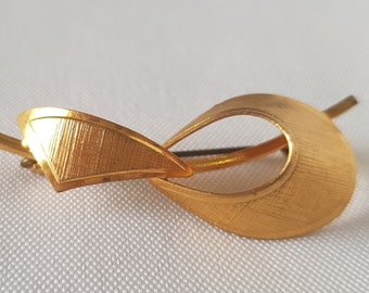 Very elegant vintage brooch, 1960s-1970s, matte gold color, bow shape, old brooch