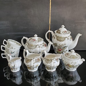 Ridgeway Staffordshire Engeland, Windsor-decoratie, selectie omvat: theepot, koffiepot, melkkannetje, suikerpot, kopje, fazantenpatroon, handgekleurd