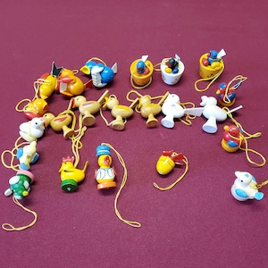 22 vintage wooden Easter figures, Easter decorations, wooden Easter eggs, wooden Easter bunnies, Easter bells, Easter birds, retro Easter decorations