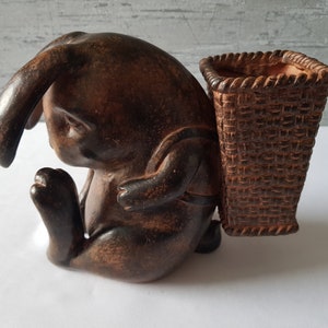 large, cute rabbit figure, ceramic rabbit figure with basket for e.g. Easter eggs, decorative rabbit figure, Easter decoration, Easter table decoration, home decoration