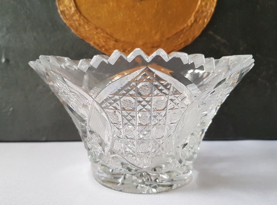 COUPE OU BONBONNIÈRE en cristal très épais taillé à identifier EUR 8,90 - FR