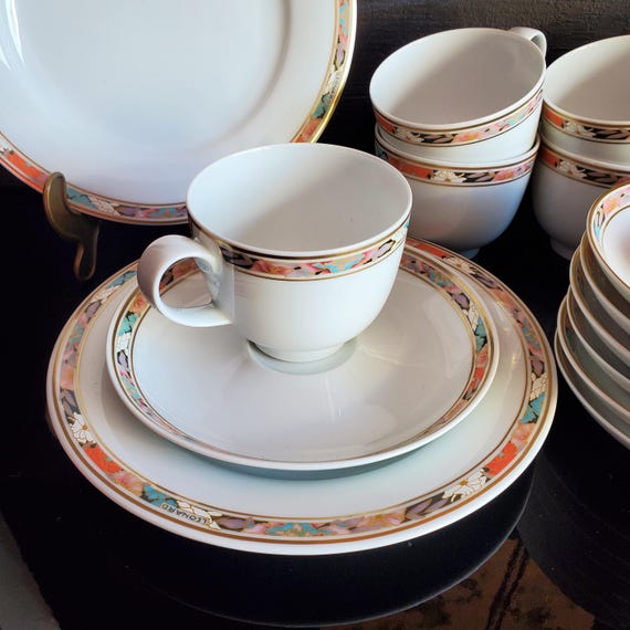 Elegant Hutschenreuther Galleria Bologna 26-piece breakfast and coffee set, Leonard Paris design, vintage 80s, gold rim, service for 6 people