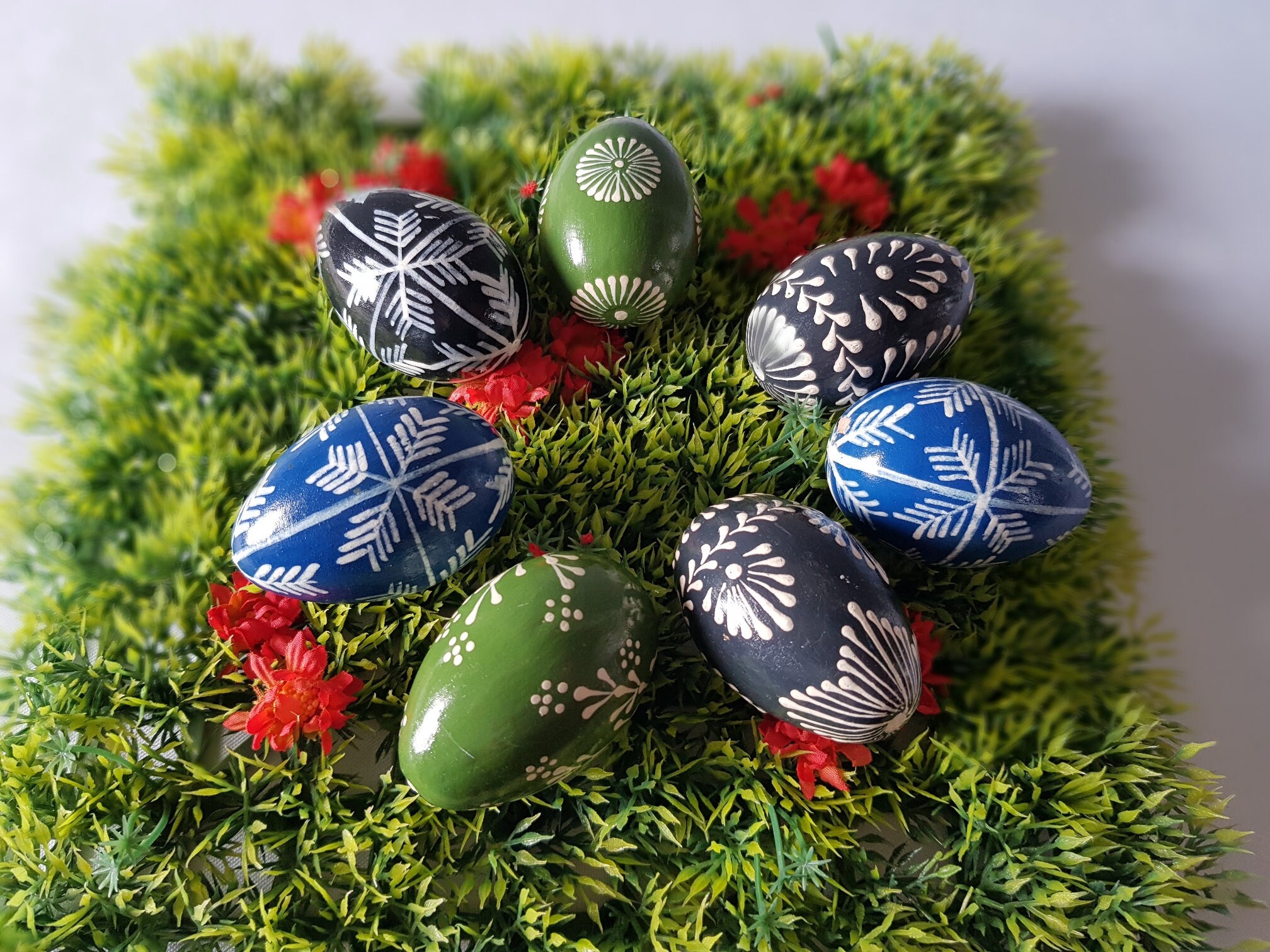 6 Wooden Eggs pysanky Easter Egg wooden Eggs-color blue-white 