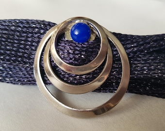 Fermaglio per sciarpa vintage color argento con pietra blu, fermaglio per sciarpa con cerchi e spirale, fermaglio per sciarpa modernista, gioiello alla moda anni '60, regalo