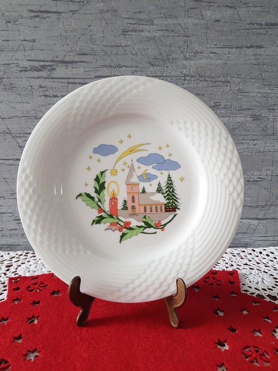 Hutschenreuther Scala Christmas Plate With Church Decoration
