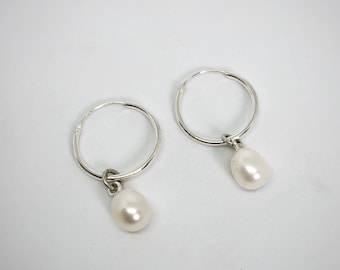 Pendientes de aro de perlas de agua dulce de plata de ley – 18 mm de largo