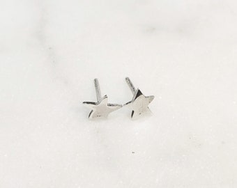 Tiny Star Earrings- Sterling Silver Star Earrings - Star Studs - Dainty Star Earrings