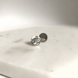 Sterling silver dainty hammered disc post earrings - Hammered Tiny Circle Earrings- Beaten Disc Earrings - Beaten Tiny Disc Earrings