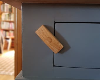 Oak Turn Button