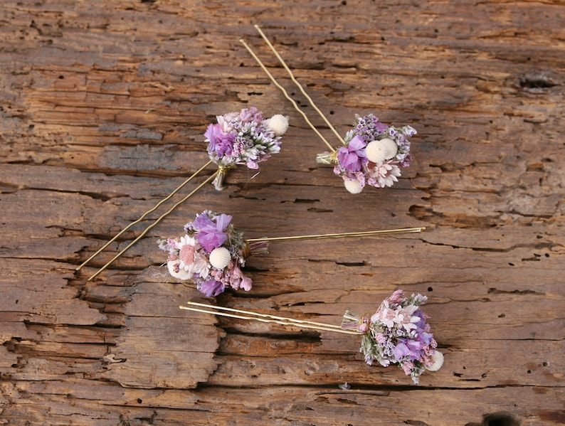 Épingle à cheveux réalisée à partir de véritables fleurs séchées de la série Violetta disponible en 2 tailles maxi lettre image 4