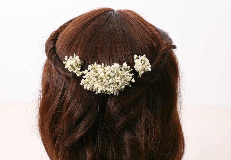 Épingle à cheveux réalisée à partir de véritables fleurs séchées de la série extra délicate et fine blanc crème disponible en 2 tailles maxi lettre image 7