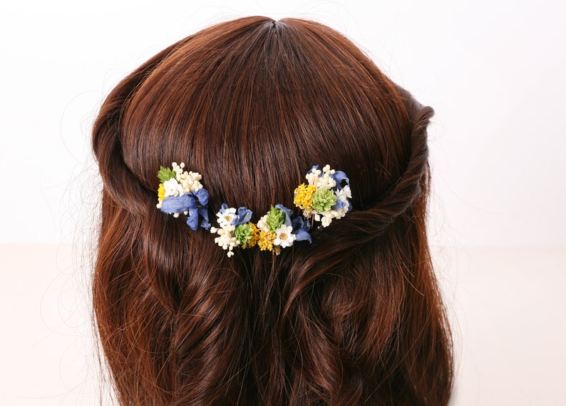 Épingle à cheveux réalisée à partir de véritables fleurs séchées de la série Marlène disponible en 2 tailles maxi lettre image 2