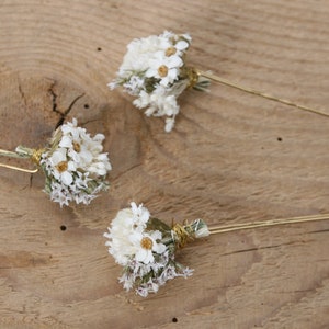 Horquilla hecha con flores secas reales de la serie Mia disponible en 2 tamaños maxi letra imagen 8