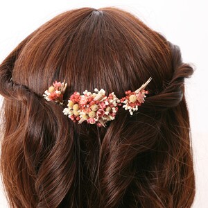 Épingle à cheveux réalisée à partir de véritables fleurs séchées de la série Milena disponible en 2 tailles maxi lettre image 6