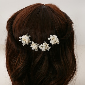 Hairpin made from real dried flowers from the Snow White series available in 2 sizes maxi letter image 2