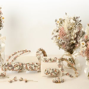 Forcina realizzata con veri fiori secchi della serie Lina disponibile in 2 misure maxi lettera immagine 10