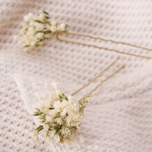 Hairpin made from real dried flowers from the extra delicate and thin white cream series available in 2 sizes maxi letter image 9