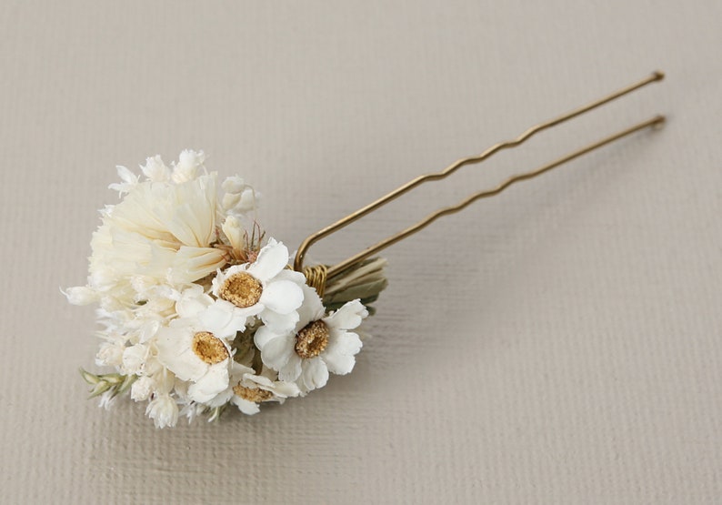 Horquilla hecha con flores secas reales de la serie Mia disponible en 2 tamaños maxi letra imagen 3