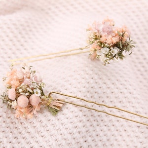 Épingle à cheveux en vraies fleurs séchées de la série Rosemariechen Peach disponible en 2 tailles maxi lettre image 5