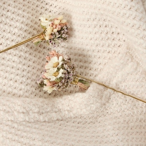 Hairpin made from real dried flowers from the Lina series available in 2 sizes maxi letter image 9