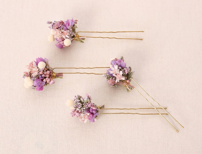 Épingle à cheveux réalisée à partir de véritables fleurs séchées de la série Violetta disponible en 2 tailles maxi lettre image 1