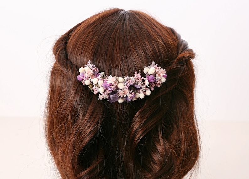 Épingle à cheveux réalisée à partir de véritables fleurs séchées de la série Violetta disponible en 2 tailles maxi lettre image 9