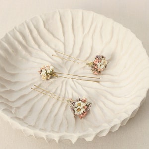 Hairpin made from real dried flowers from the Lina series available in 2 sizes maxi letter image 7