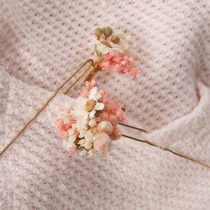 Haarnadel aus echten getrockneten Blumen aus der Serie Rosabelle in 2 Größen erhältlich Maxibrief Bild 9