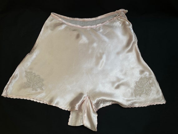 Sophie Satin Shorts, Vintage French Knickers, Nightwear Bloomers –  StarRivera