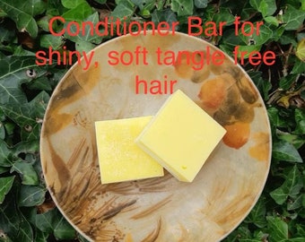 Conditioner Bar made with Argon oil, Broccoli oil and Clementine essential oil, for shiny, soft and tangle free hair. Perfect Handmade Gift