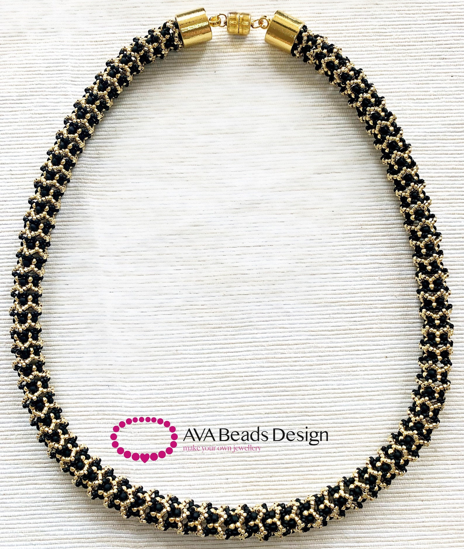 beaded necktie pattern with instruction