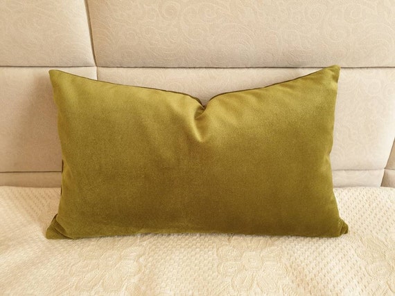 Lomi Pillow Cover in Green | Arhaus