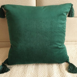 Emerald Green Pillow Cover with Tassels, Velvet Green Pillow Case, Easter Pillow, Dark Green Throw Pillow, Cushion Cover, Tassel Pillow