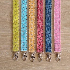 Tour de cou infirmière, porte badge soignant, pédiatre, sage femme, aide soignante, lanière de cou, cadeau infirmière, cadeau secret santa