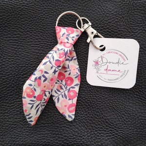 Porte clés tissu Liberty Wiltshire rose corail, porte clefs foulard, cadeau femme, cadeau mamie, bijou de sac, fête des mères