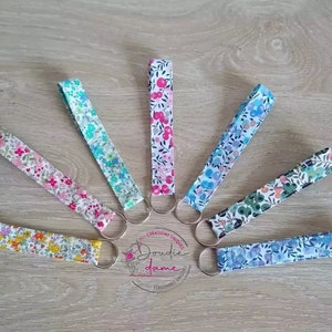 Bloemige sleutelhanger, sleutelkoord, cadeau voor leraar, ATSEM-cadeau, tashanger, AESH-cadeau, armband sleutelhanger, Moederdag