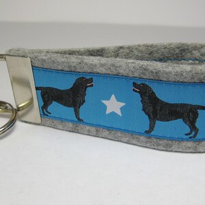 Felt keychain grey - LABRADOR RETRIEVER with DUMMY blue