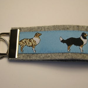 Schlüsselanhänger aus Filz grau - AUSTRALIAN SHEPHERD hellblau