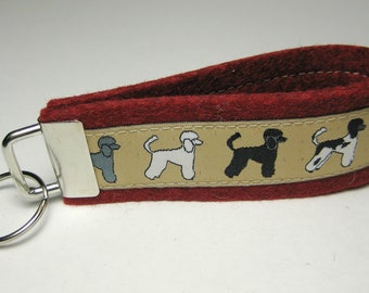 Red felt keychain - PUDEL