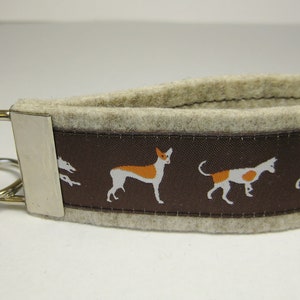 Schlüsselanhänger aus Filz hellbeige - PODENCO / Windhund