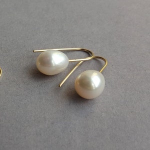 Teardrop pearl arch earrings titanium, gold or ecosilver image 3