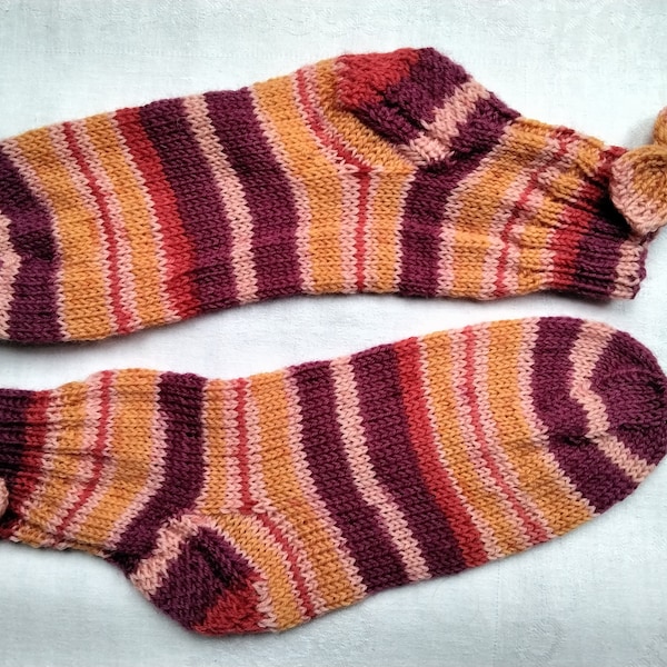 Sneaker-Socken für Mädchen Größe 36/37 handgestrickt